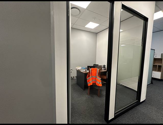 167M² OFFICE TO LET IN DORINGKLOOF